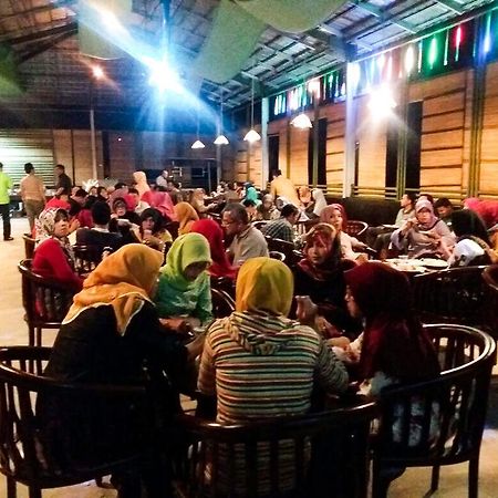 Hotel Safira Magelang Luaran gambar