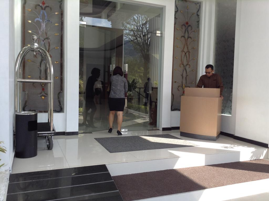 Hotel Safira Magelang Luaran gambar