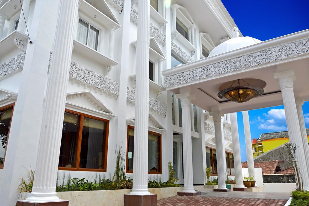 Hotel Safira Magelang Luaran gambar