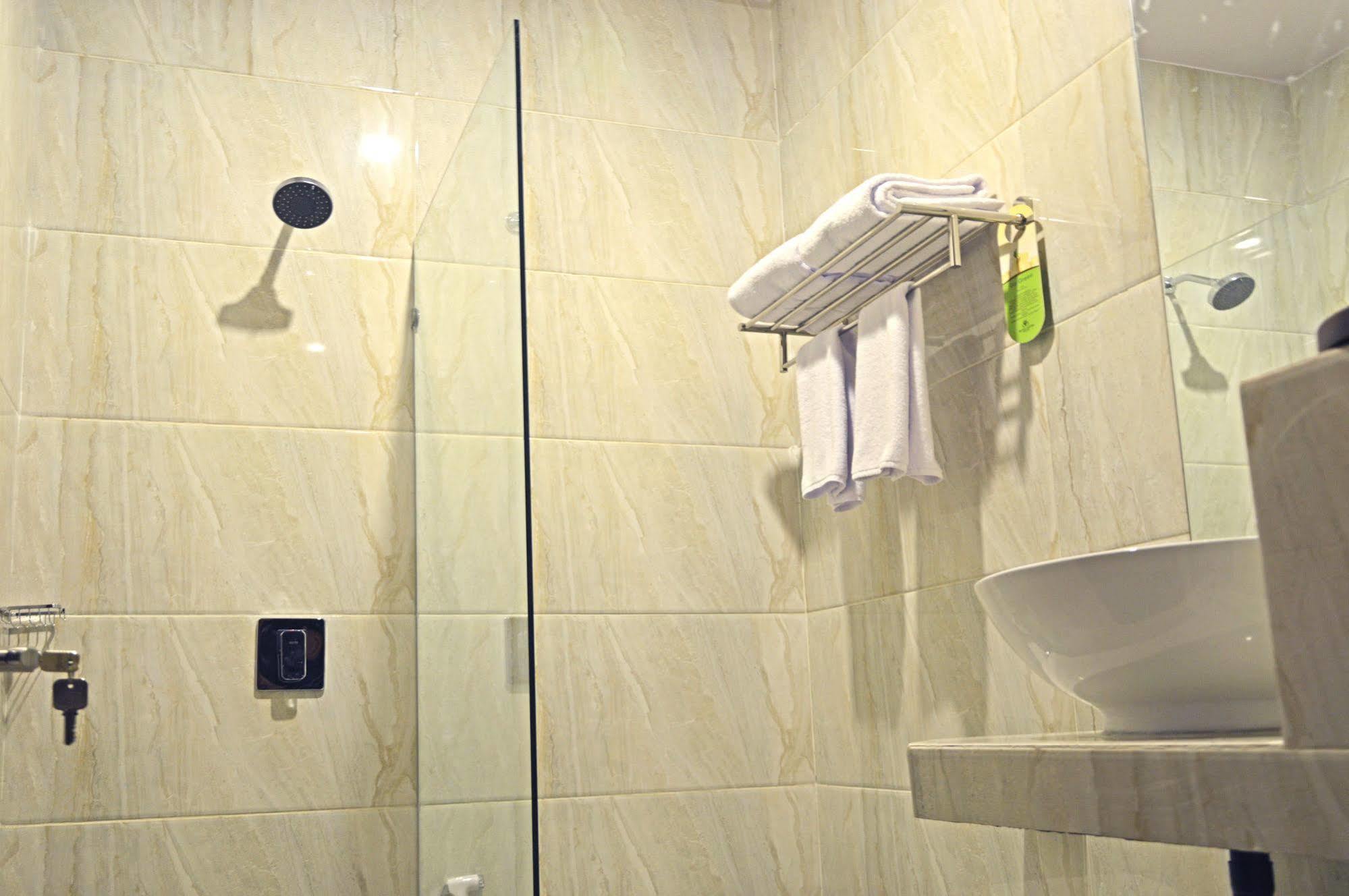 Hotel Safira Magelang Luaran gambar