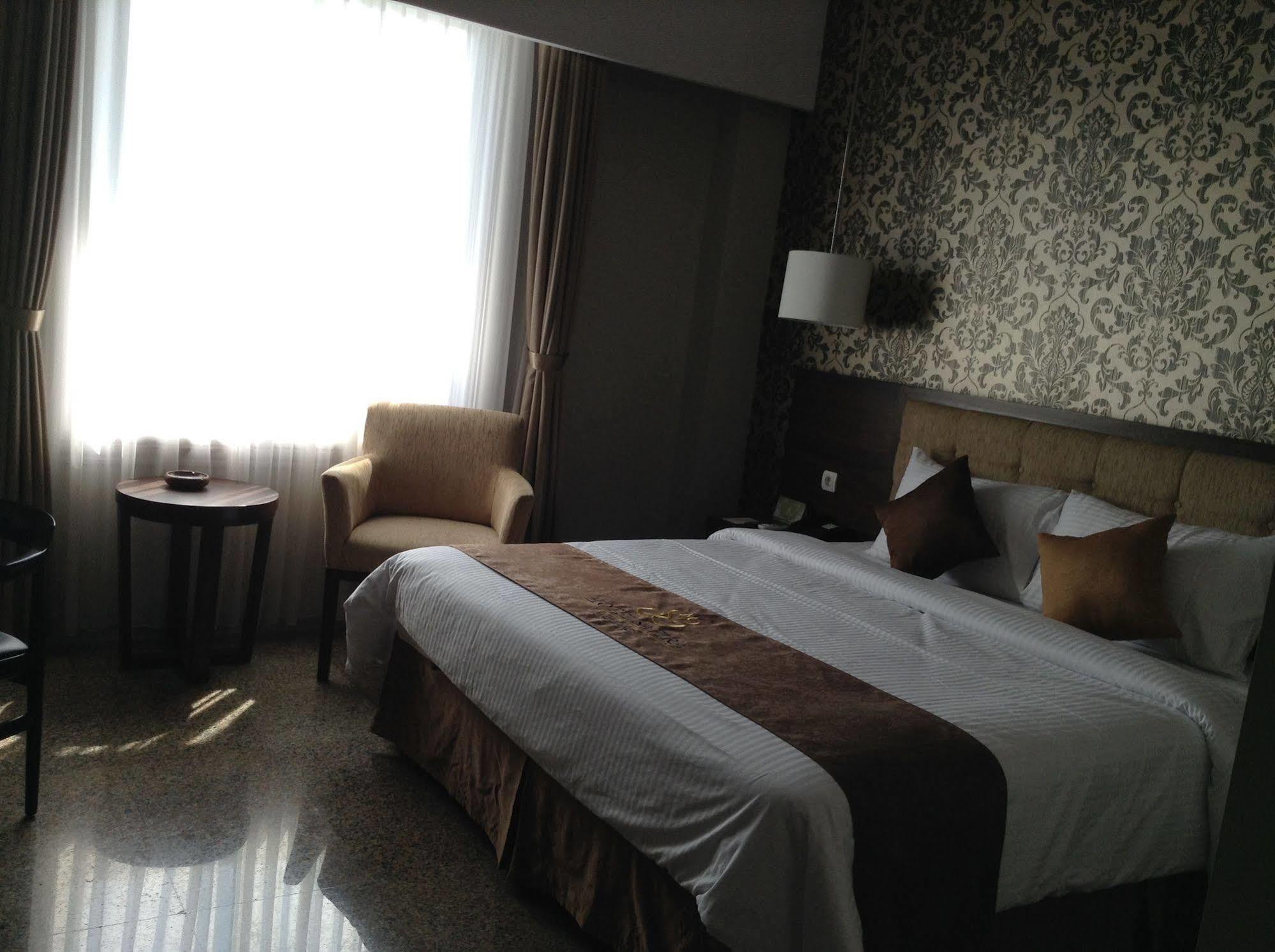 Hotel Safira Magelang Luaran gambar