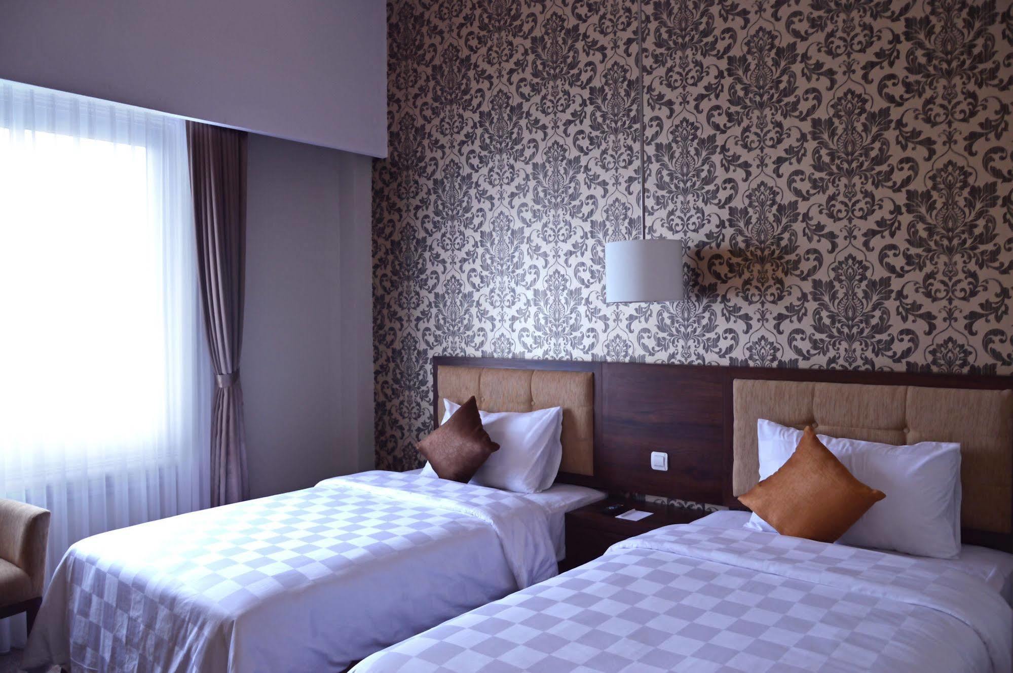 Hotel Safira Magelang Luaran gambar